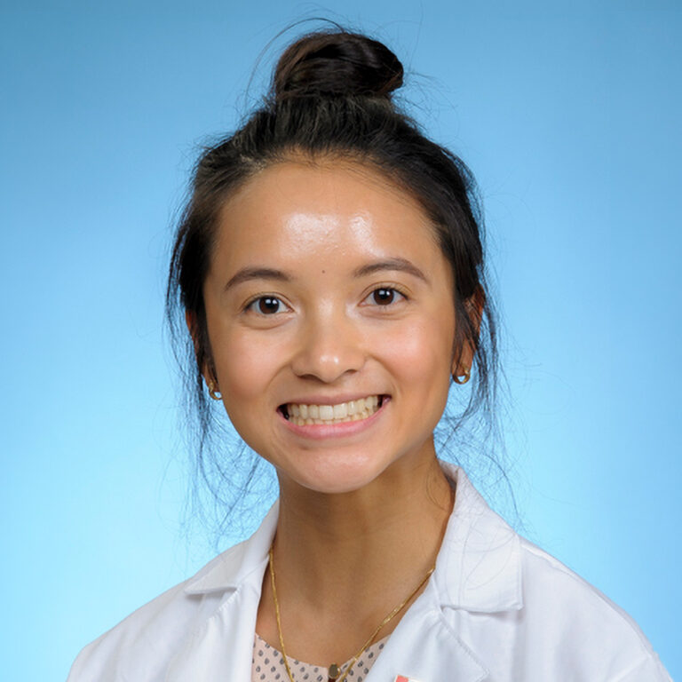 Stephanie Pham Headshot